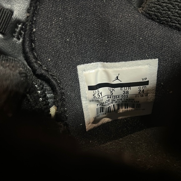 Nike Air Jordan XXXII Black Cat AA1254-003 MID Top Sneaker Youth Sz 4.5 Women 7 - Picture 8 of 10